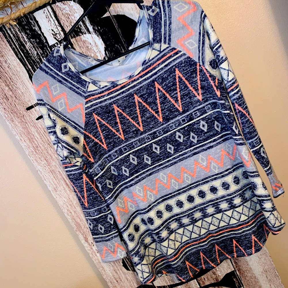 Size SM Top
